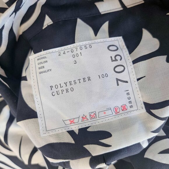 SACAI BLACK/OFF WHITE FLORAL PRINT BOXY SHIRT (3) - Picture 5 of 9